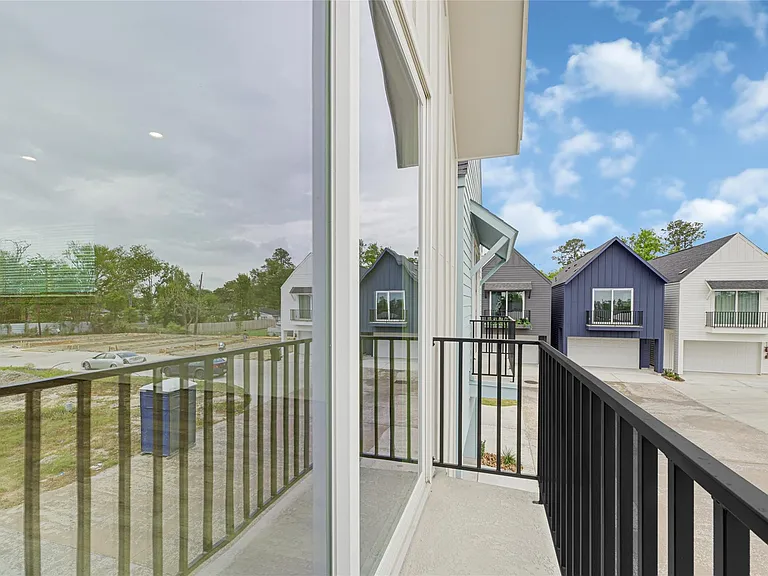 4606 Crown Grove Ln — Photo 11