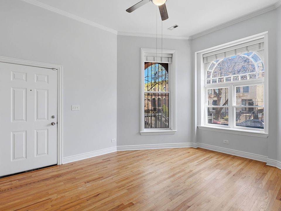 1st image of 3154 S Prairie Ave #1