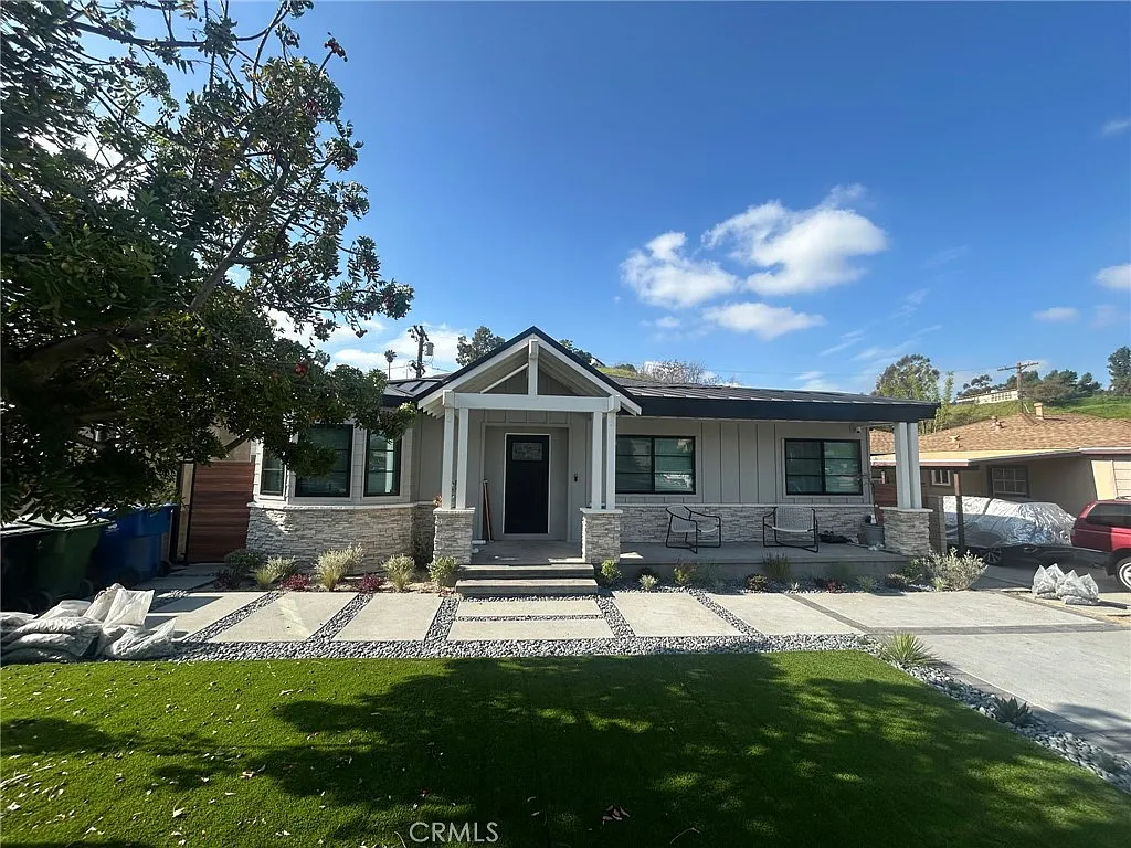 4 bed, 1700 sqft, $6,000 — Photo 2