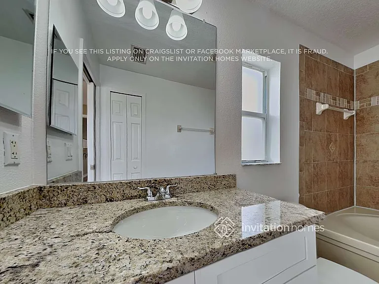 2458 Hamlet Cir — Photo 10
