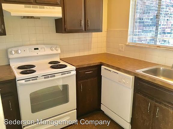 4th image of 4443 Jefferson St APT 8