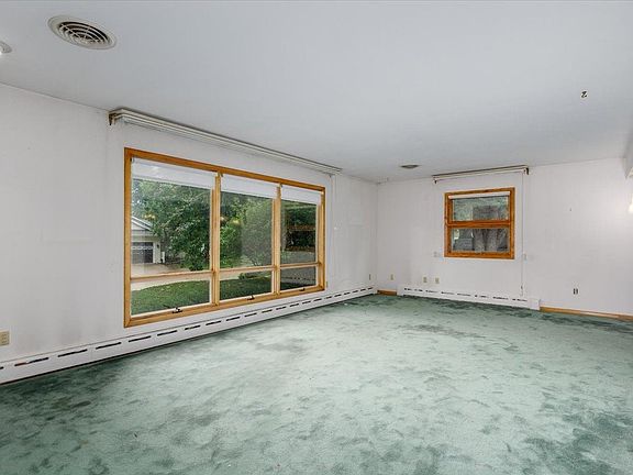 5th image of 517 Main St