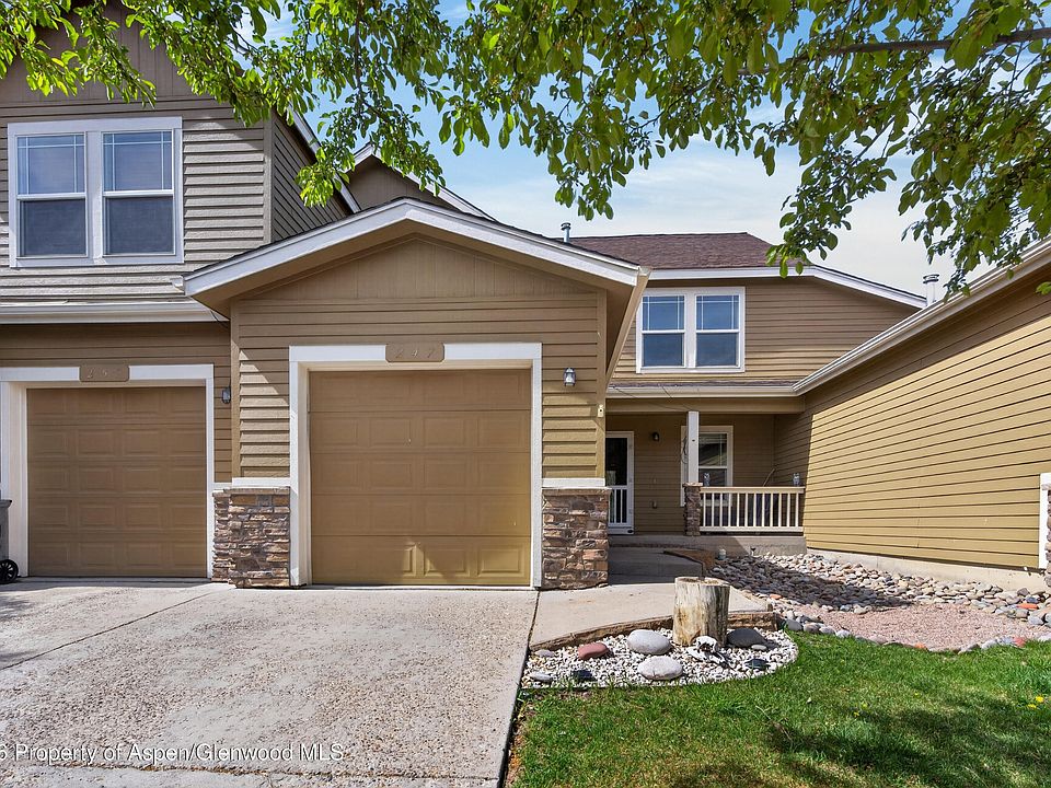 1st image of 247 E Capital Ct