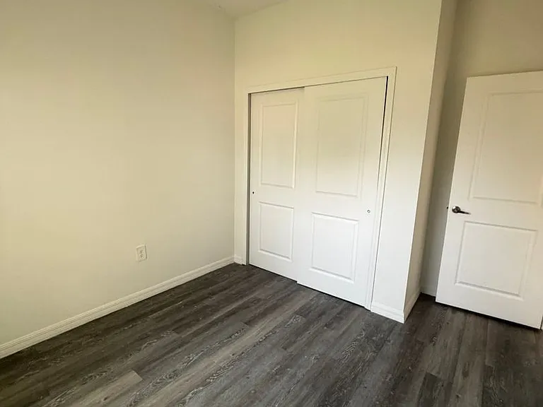 1107 Abrams Blvd — Photo 4