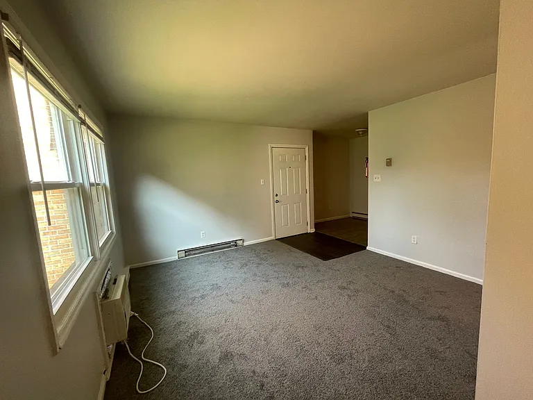 243 Maryland Ave — Photo 6
