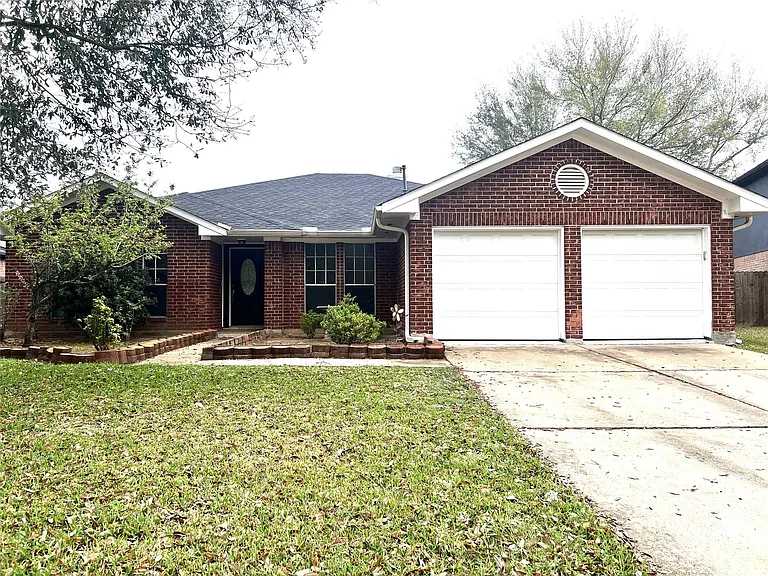 8239 Squires Place Dr — Photo 1
