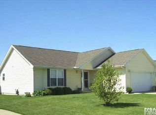 611 Wingstem Dr, Saint Joseph, IL 61873