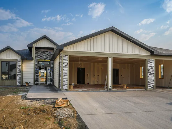 602 Shale Dr, Bismarck, ND 58503