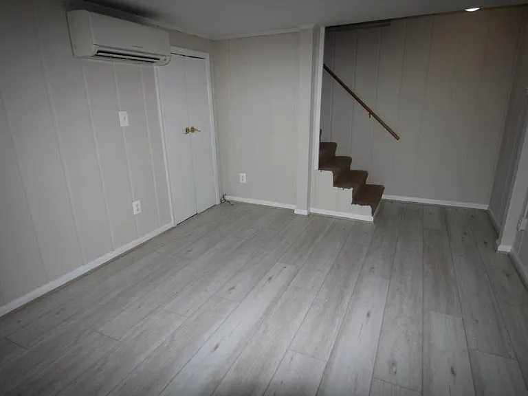 712 N Oakland St — Photo 23