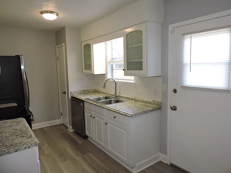346 Quigley Rd — Photo 8