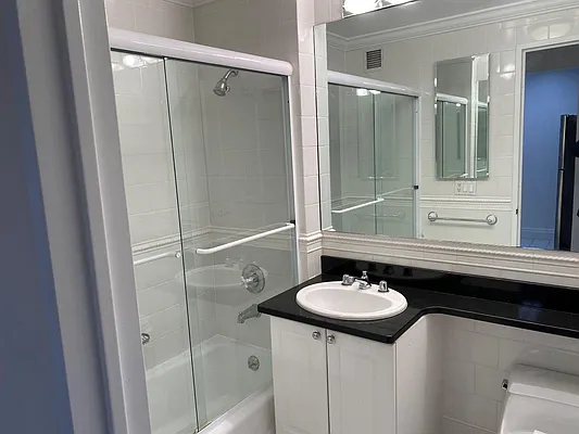 Rented by Realty Group International | media 31