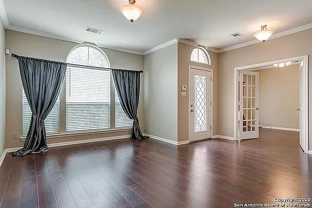 4 bed, 2723 sqft, $3,500 — Photo 4