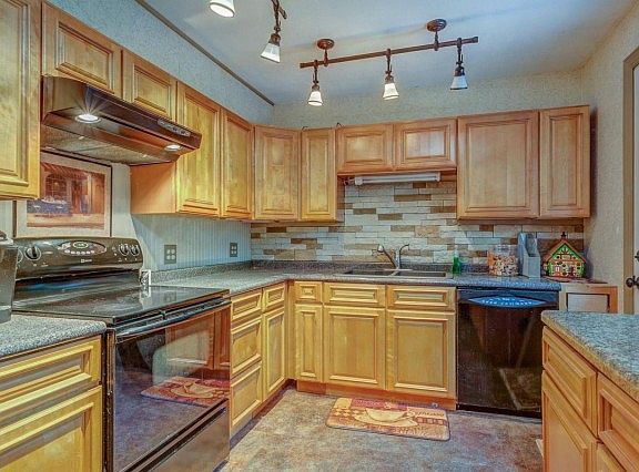 5th image of 418 Crabtree Cir