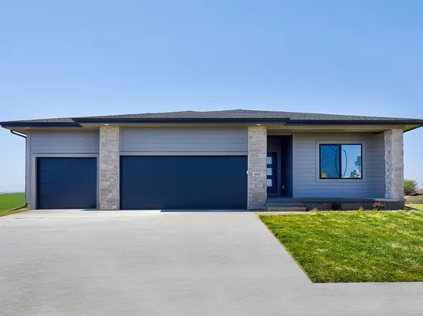 1800 SW Sienna Ct, Grimes, IA 50111
