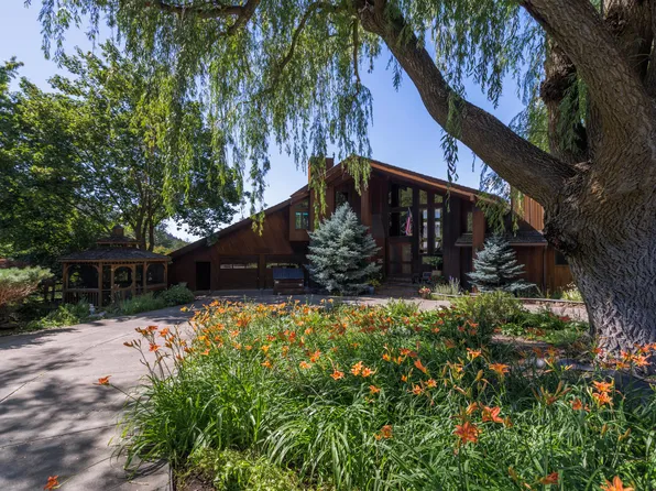 59926 Comstock Rd, Cove, OR 97824