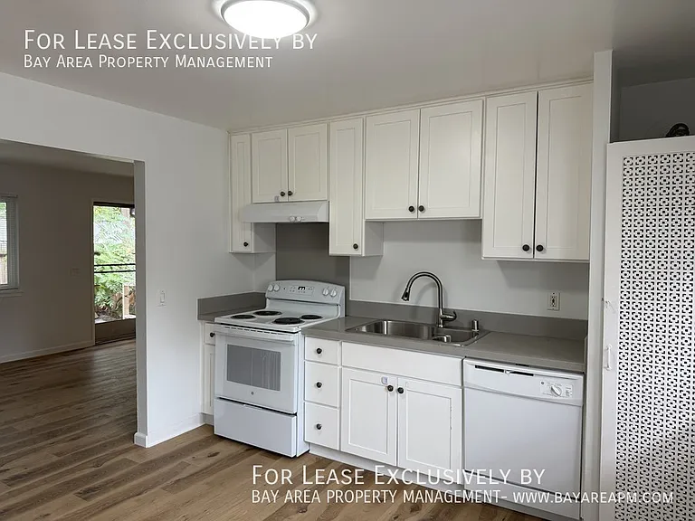 562 Madison Ave #C — Photo 4