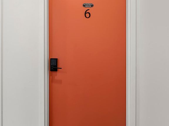 2nd image of 118 Court Ave #6