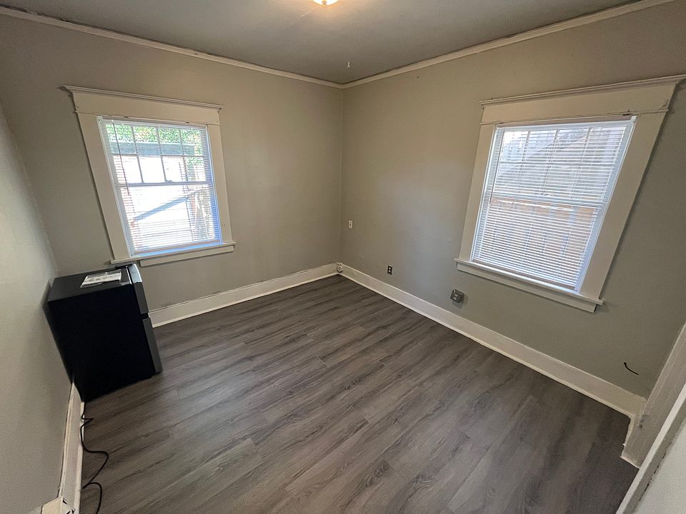 1st image of 4049 7th Ave NE #6