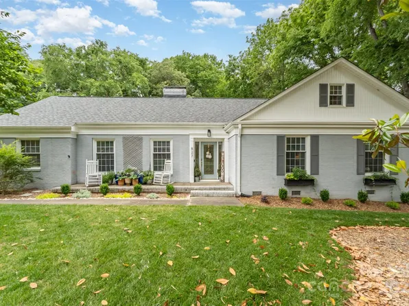 827 Ashwyn Dr, Charlotte, NC 28211