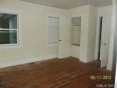 4th image of 640 Charlotte St