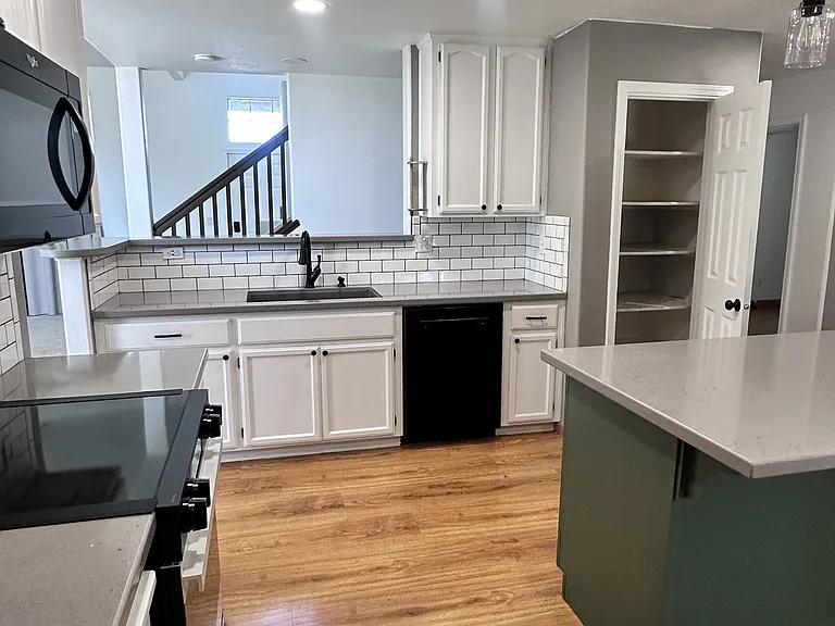 19595 Rexham Ct — Photo 12