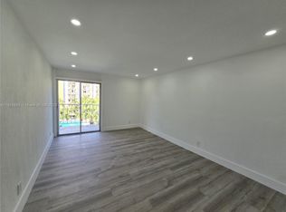 4550 NW 9th St APT 403E, Miami, FL 33126