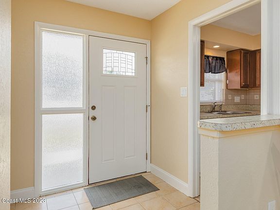 3rd image of 987 Woodsmere Pkwy