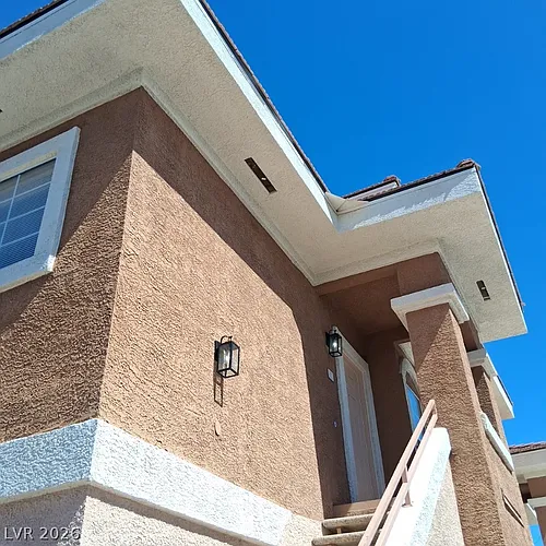830 Carnegie St Photo 1