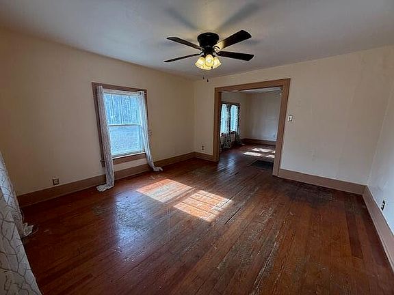 4th image of 2333 N Lyon Avenue