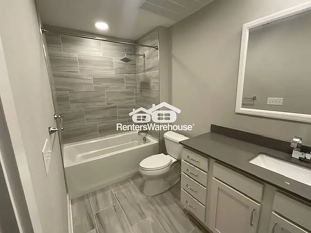 2401 Euclid Ave #116 — Photo 13