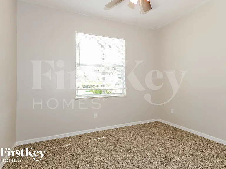 237 SW Ray Ave — Photo 12
