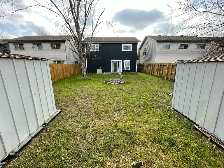 10600 Garbacz Dr — Photo 11