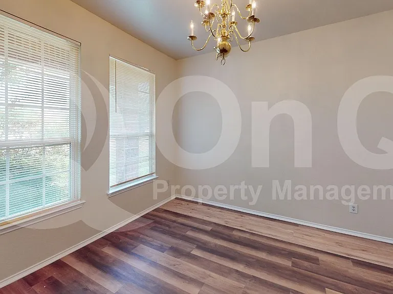 4009 Apple St — Photo 8