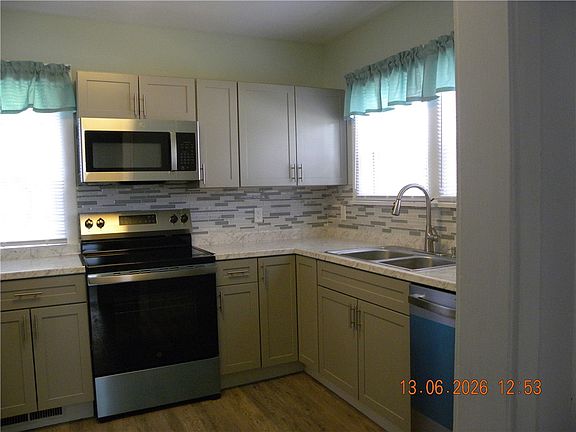 2nd image of 114 Fletcher St