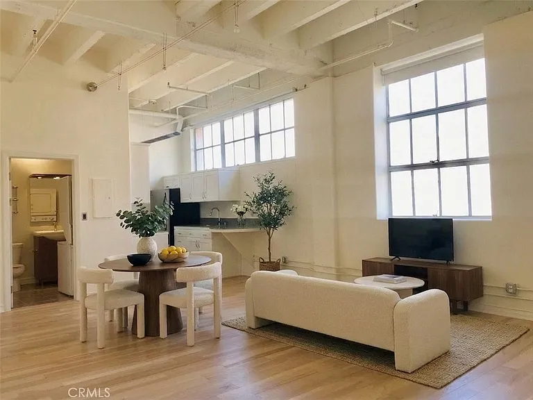 312 W 5th St #926 — Photo 2