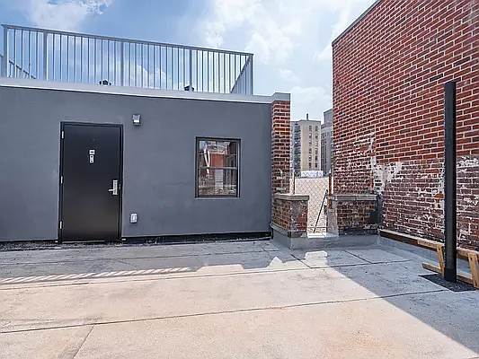 Rented by C2R Management LLC | media 33