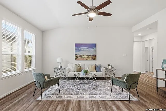 4 bed, 3.0 bath, 2527 sqft, $2,500 — Photo 2