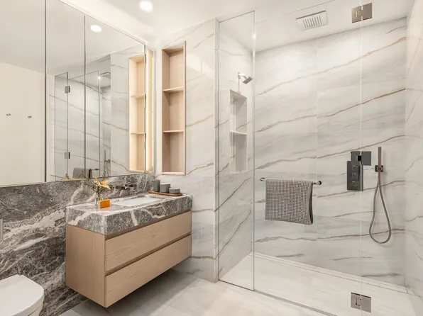 125 Greenwich Street 39C image 3 of 13