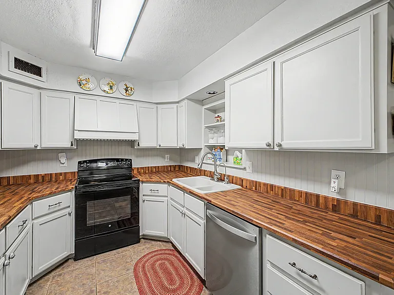 1002 S Longwood Loop — Photo 14