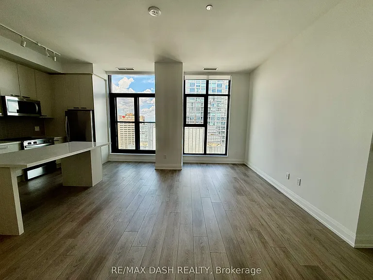 20 Soudan Ave #Penthouse 06 — Photo 22