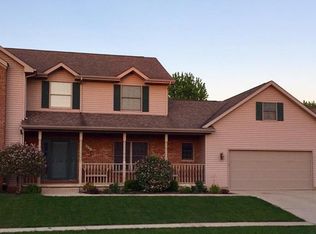 932 Goldfinch Ct, Geneseo, IL 61254