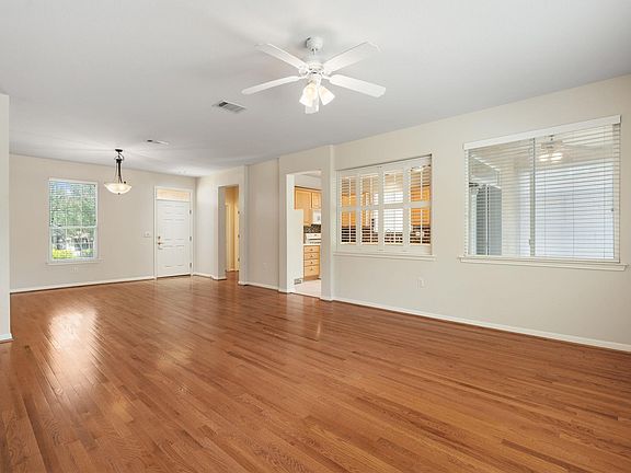 2nd image of 113 Purple Sage Dr
