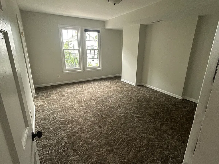 174 Hallock Ave #2 — Photo 8