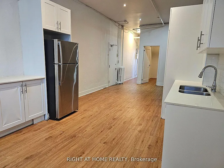 437 Spadina Ave #2 — Photo 6