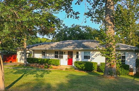 1st image of 129 W Lane Dr