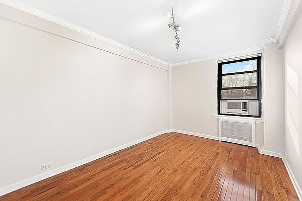 2nd image of 99 Lafayette Ave APT 1A