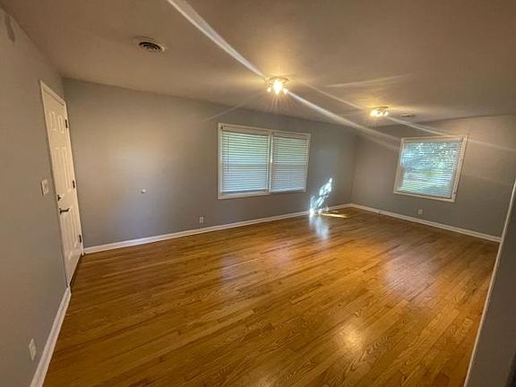 3rd image of 1300 E 11th Ave