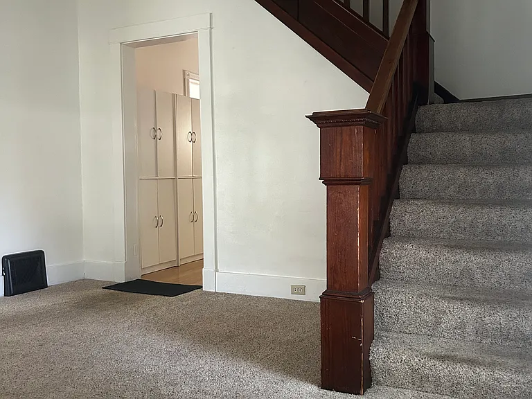 417 W Ferry St — Photo 4