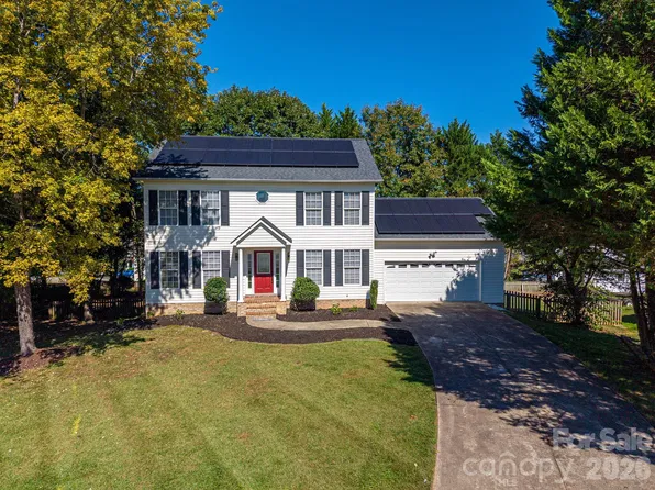2730 24th Street Ct NE, Hickory, NC 28601