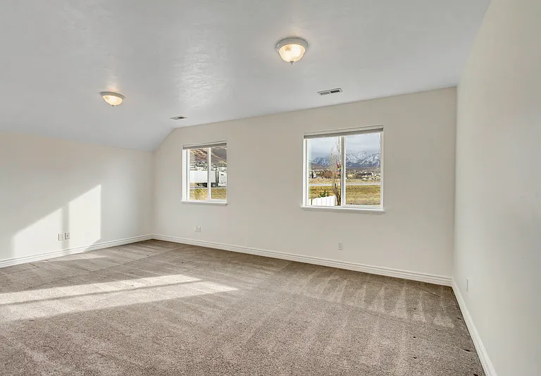 692 E 180 N — Photo 10